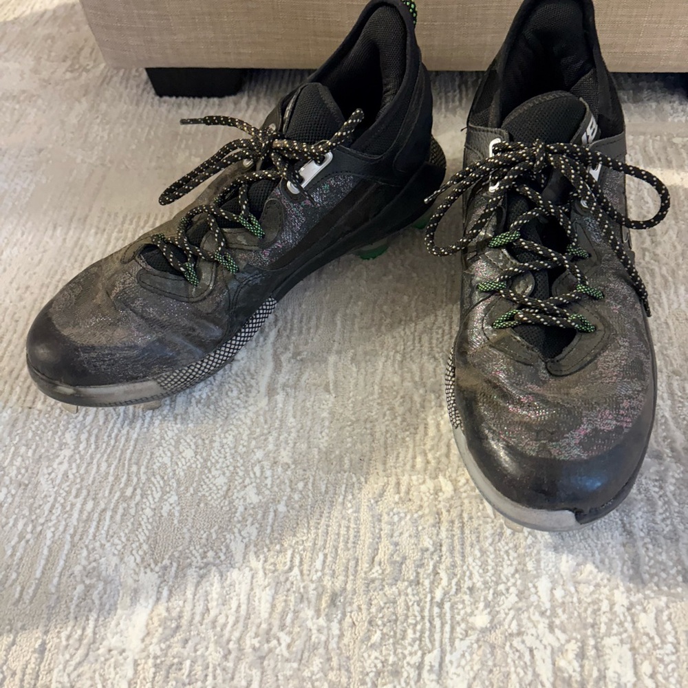 Under Armour Black and Gray Athletic Cleats